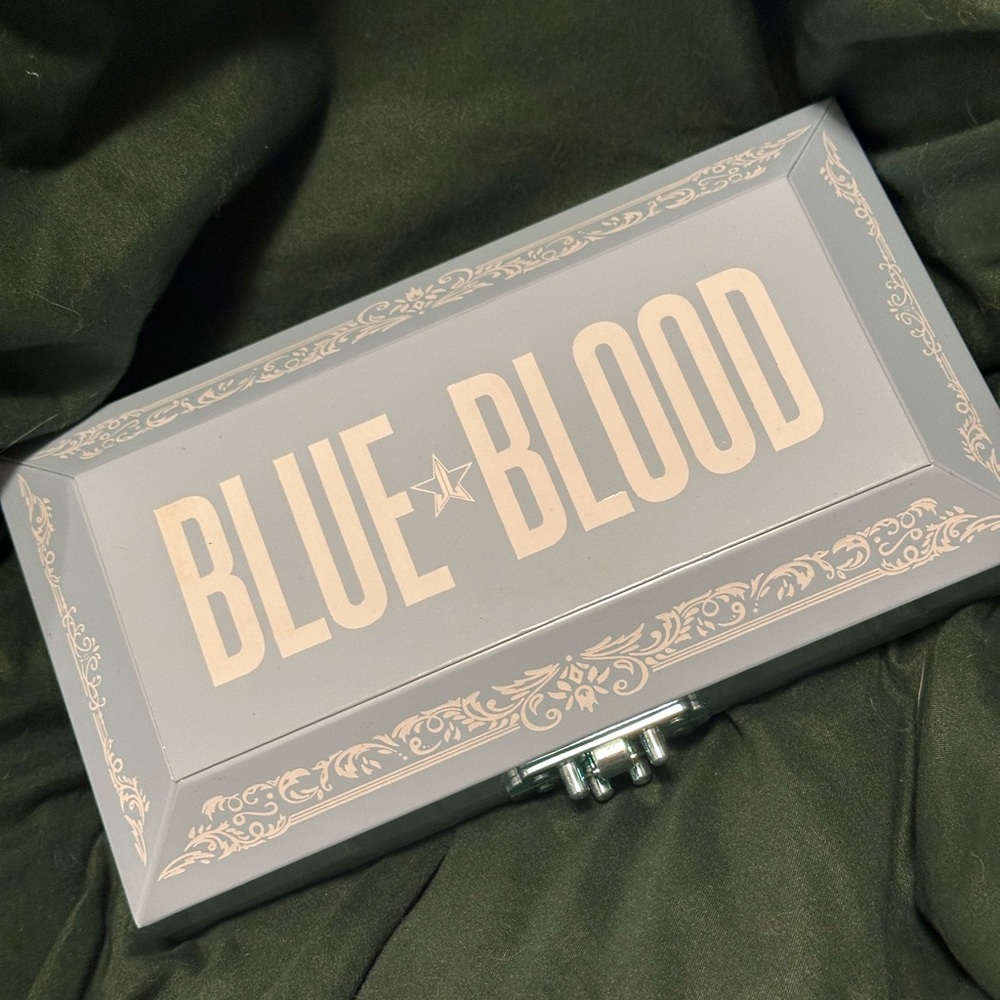 Jeffree Star Blue Blood Pallet